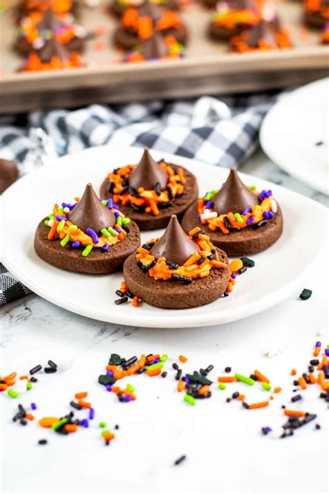 How to Decorate Witch Hat Cookies with Style